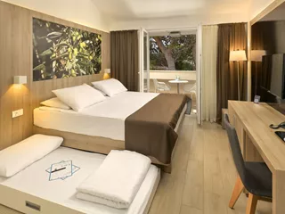 Comfort double garden view room 3 Residence.jpg